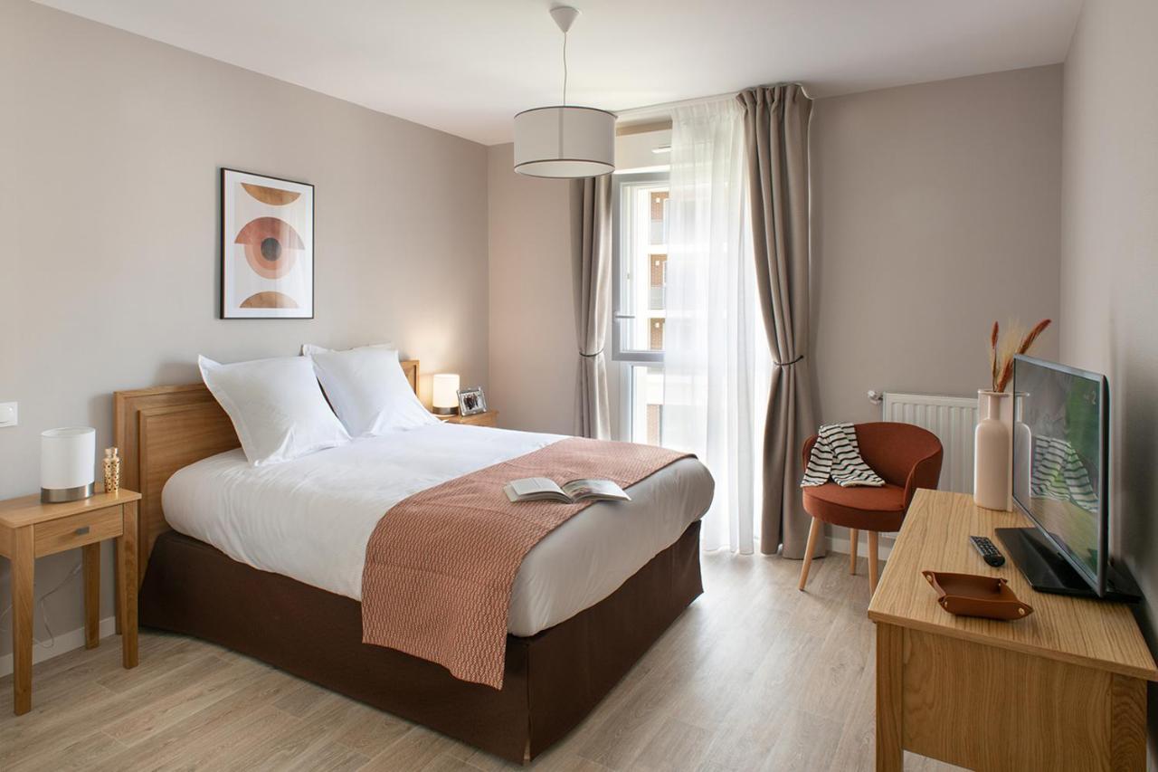 Le Criterium Aparthotel Ecouflant Exterior photo